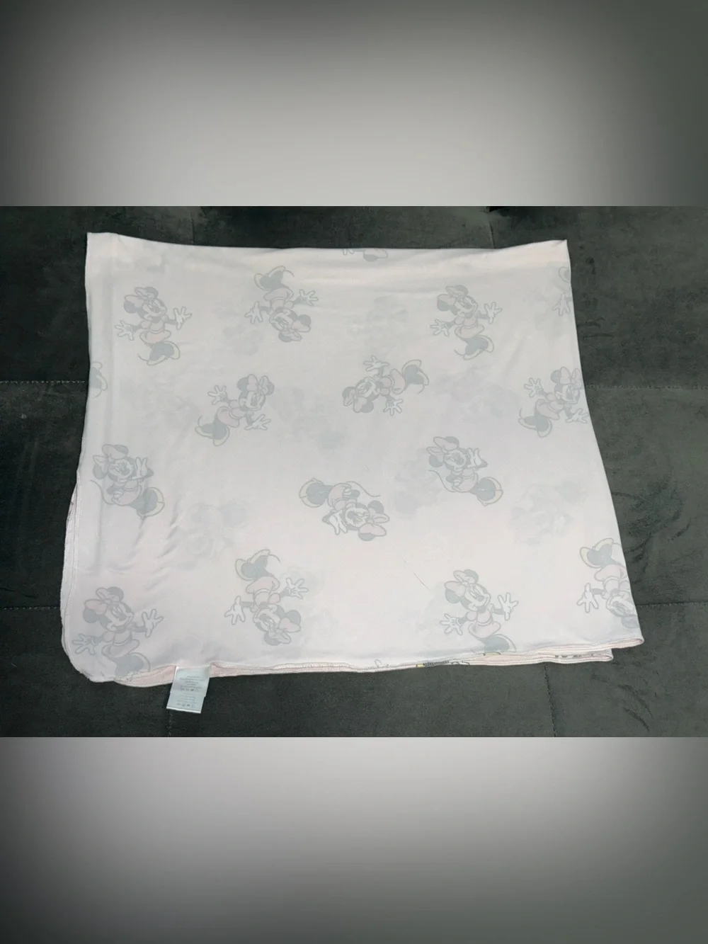Disney Baby Minnie Mouse 40” x 37” Pink Stretchy Baby Blanket